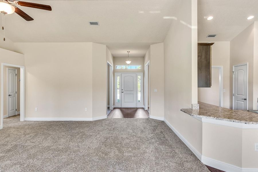 Spacious, unfurnished interior of a new home in Spring Hill, Spring Hill (Image 17).