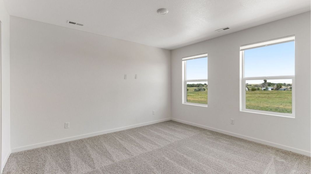 Spacious, unfurnished interior of a new home in Vista Meadows, Fort Lupton (Image 15).