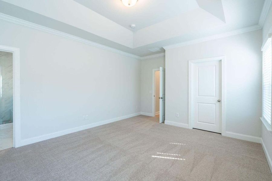 Spacious, unfurnished interior of a new home in Sweetgrass Station, Summerville (Image 13).