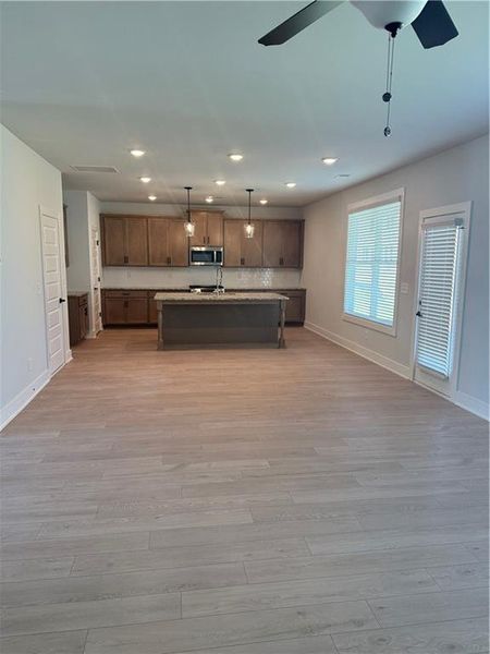 Spacious, unfurnished interior of a new home in The Fairways at Mirror Lake, Villa Rica (Image 13).