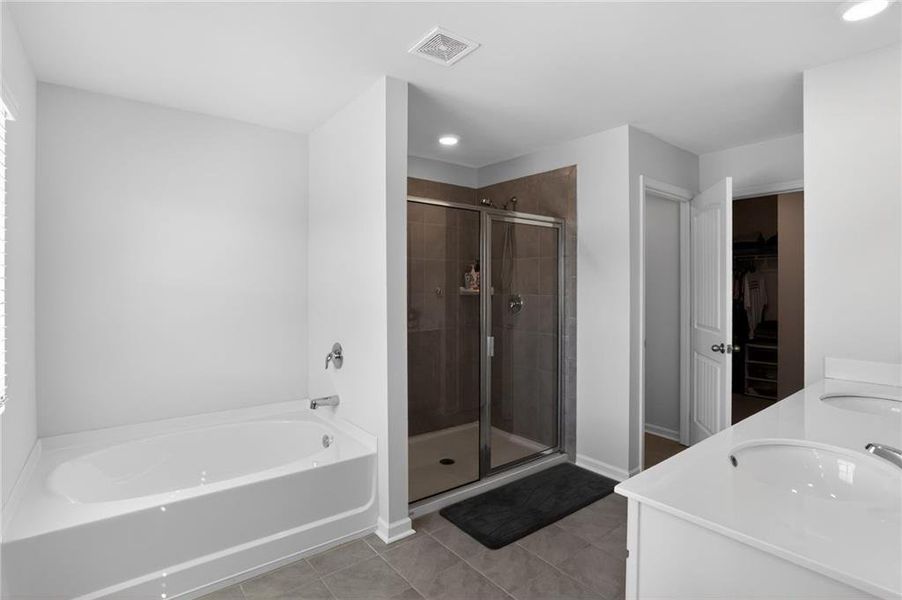 Furnished interior view inside a new home in , Buford (Image 14).