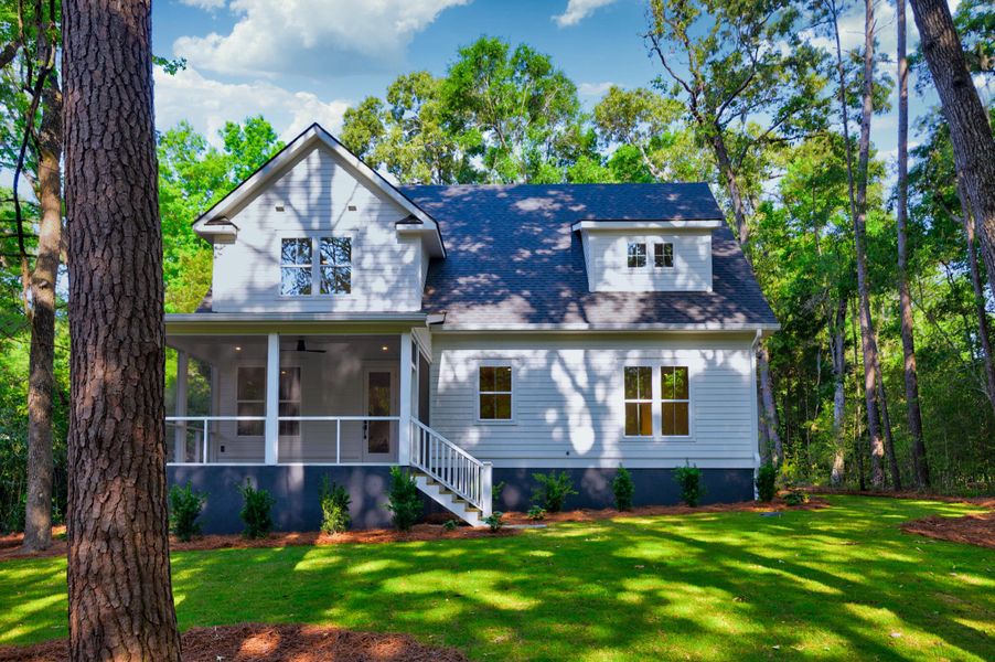 Exterior details and patio area of a home in , Hollywood (Image 34).