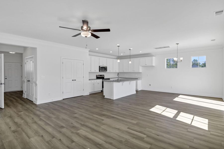 Spacious, unfurnished interior of a new home in Ashton Lakes, Lexington (Image 21).