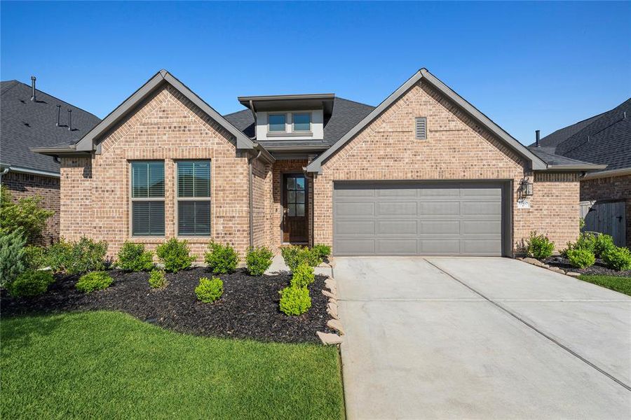 Welcome Home to 17418 Veranda Oaks!