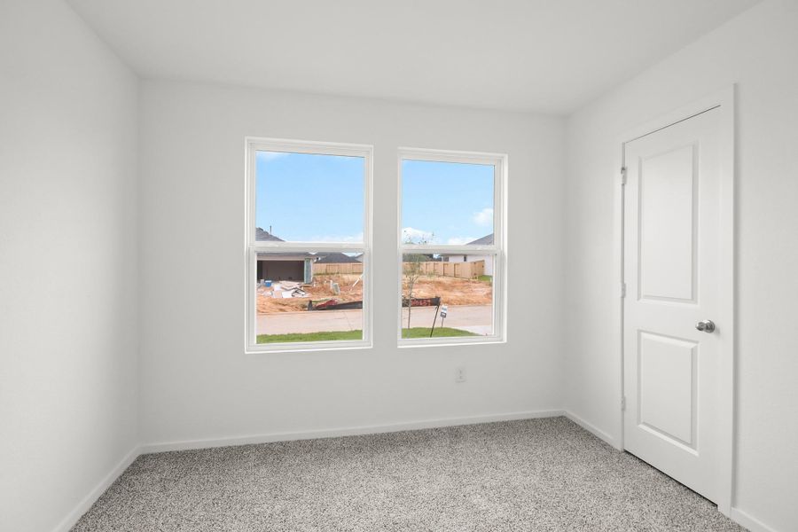Spacious, unfurnished interior of a new home in Harrington Trails at The Canopies, Splendora (Image 11).