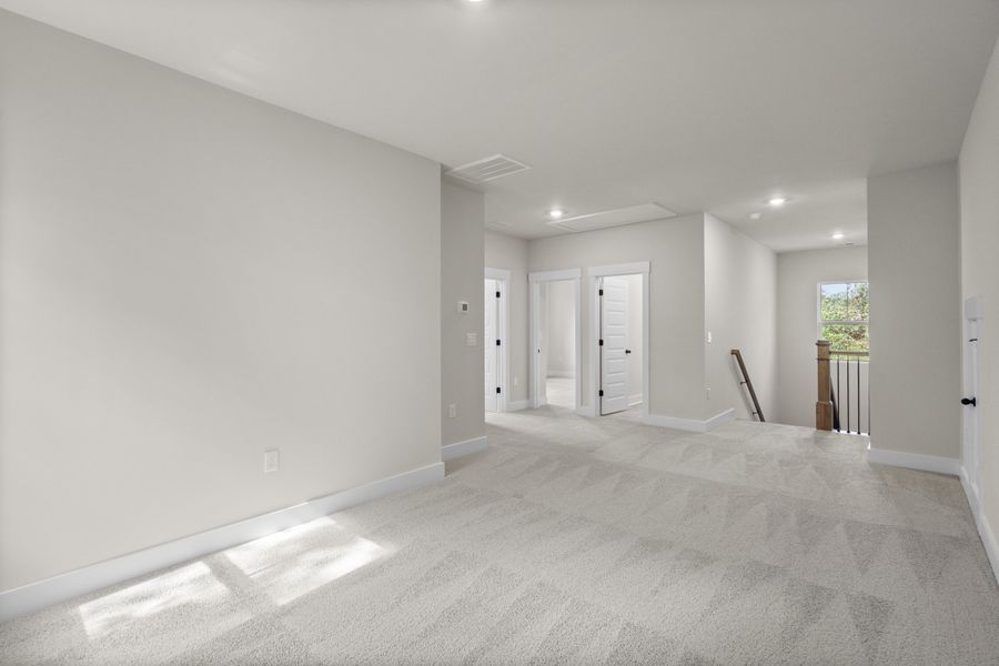 Spacious, unfurnished interior of a new home in Harmony Township, Georgetown (Image 25).