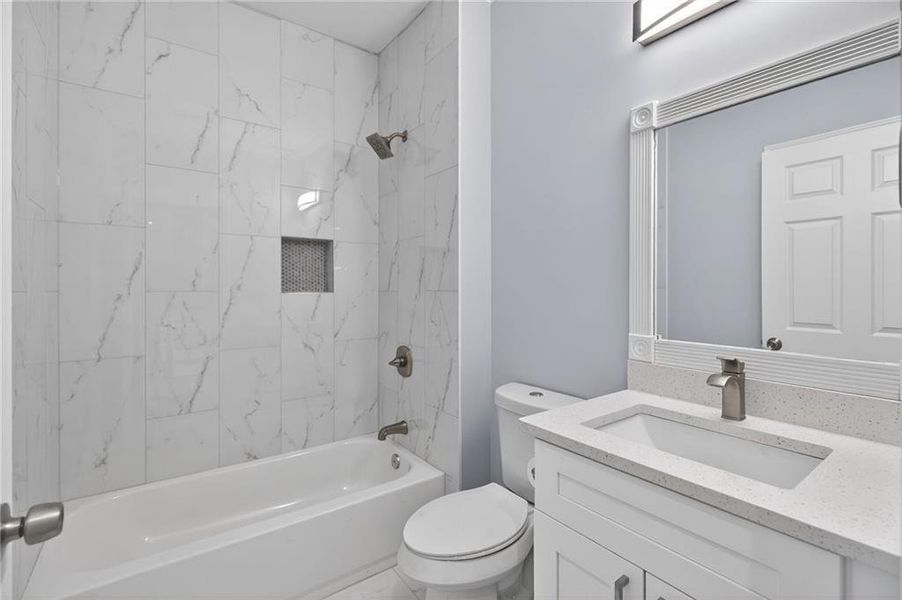 Furnished interior view inside a new home in , Gainesville (Image 14).