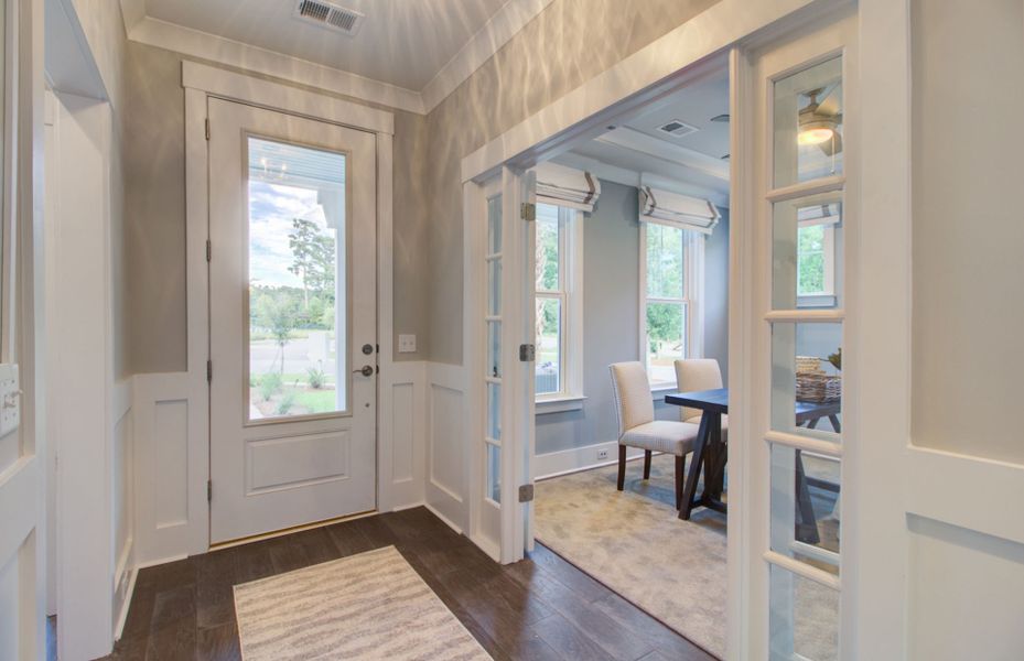 Representative unfurnished interior of a home built from the Poplar by Pulte Homes in Long Savanna, Charleston (Image 20).