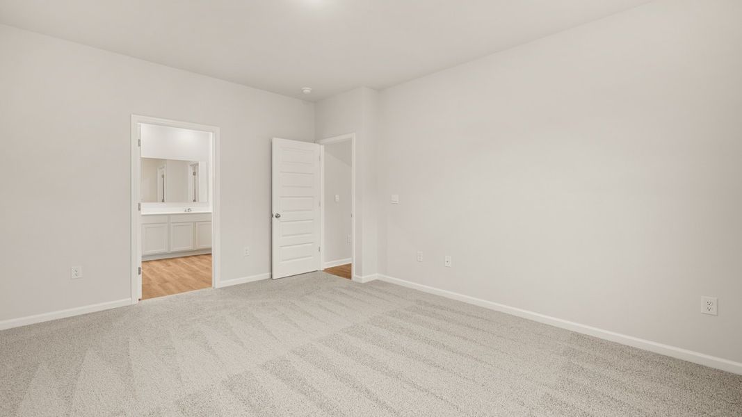 Spacious, unfurnished interior of a new home in Twin Lakes, Hoschton (Image 23).