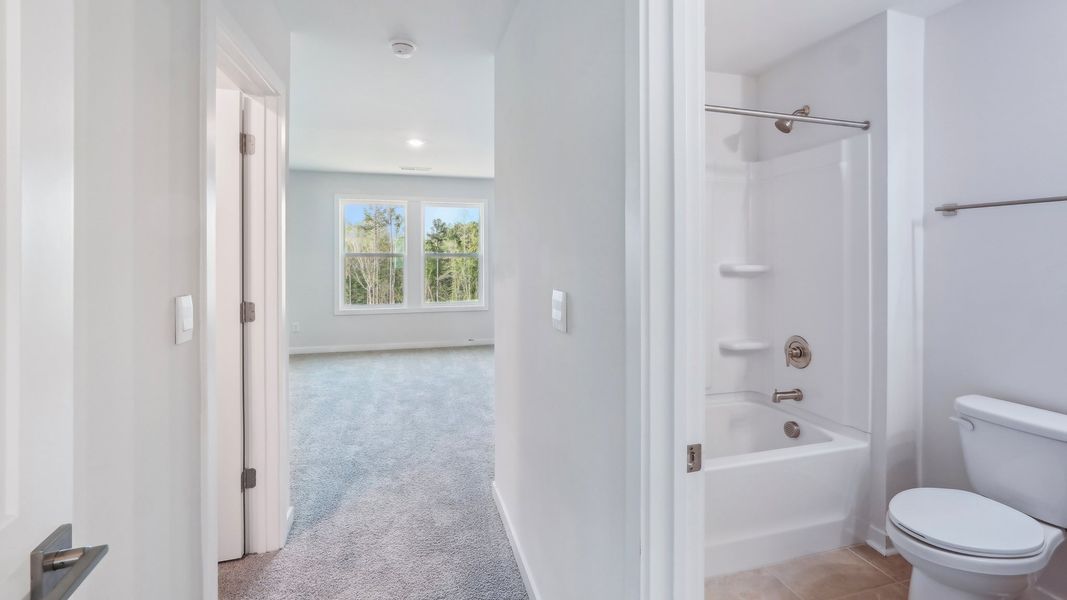 Representative furnished interior of a home built from the Willow by D.R. Horton in Westport, York (Image 10).