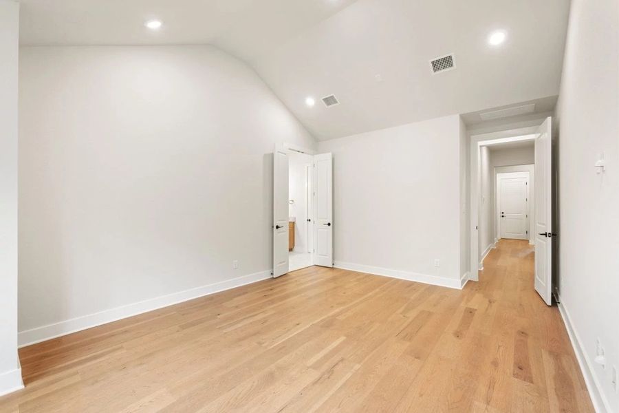 Spacious, unfurnished interior of a new home in The Estates at La Cima, San Marcos (Image 41).