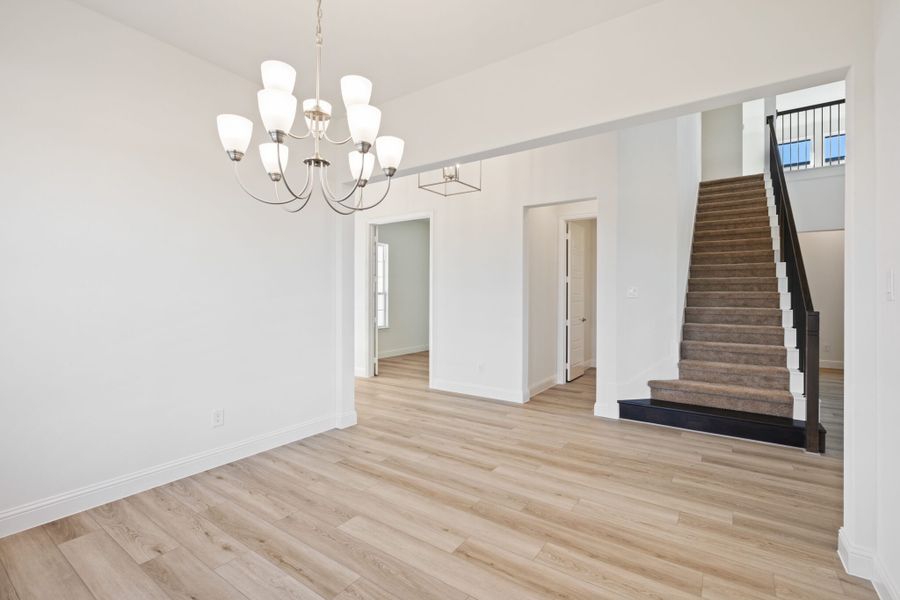 Spacious, unfurnished interior of a new home in Edgewater, Fate (Image 20).