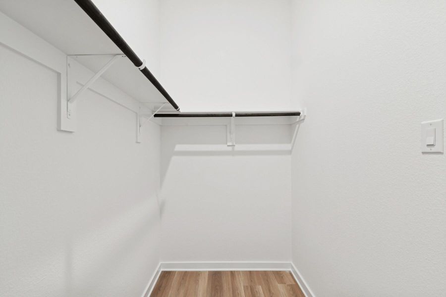 Spacious, unfurnished interior of a new home in Ambrose, La Marque (Image 24).