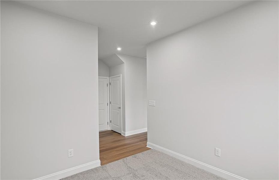 Spacious, unfurnished interior of a new home in Anderson Point, McDonough (Image 11).