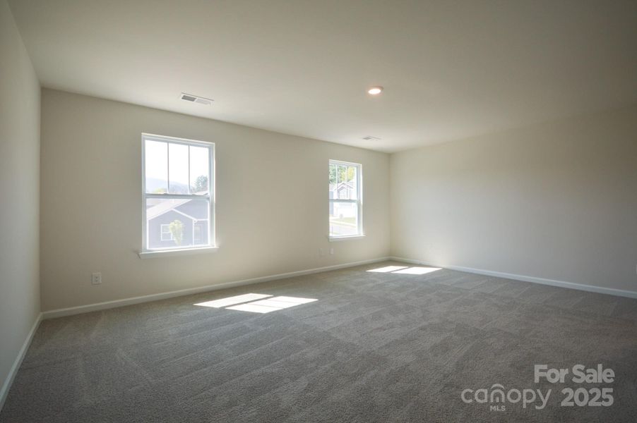 Spacious, unfurnished interior of a new home in Valleywood Farms, Waynesville (Image 15). Spacious, unfurnished interior of a new home in Valleywood Farms, Waynesville (Image 15).