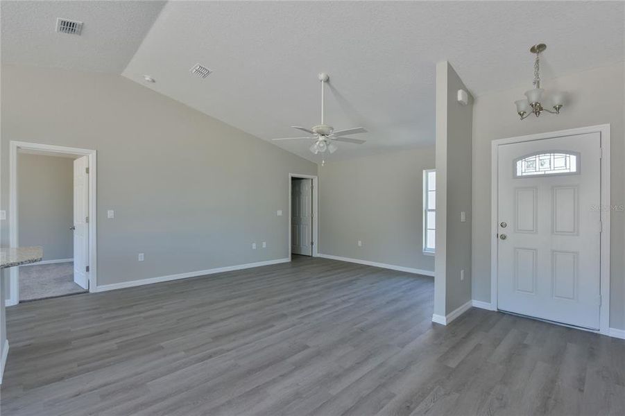 Spacious, unfurnished interior of a new home in , Ocala (Image 20).