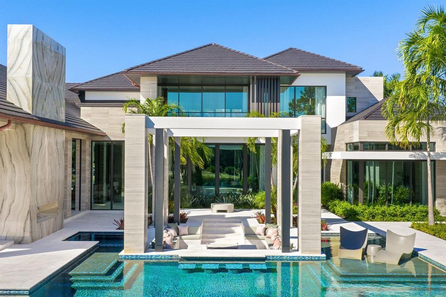 Fire Pit / Pool Fire Pit / Pool