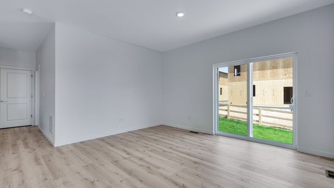 Spacious, unfurnished interior of a new home in Prairie Song, Windsor (Image 14).