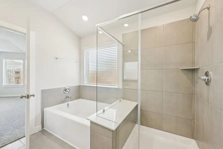 Furnished interior view inside a new home in Stewart's Ranch, Conroe (Image 7).