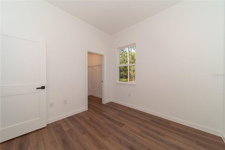 Spacious, unfurnished interior of a new home in , Citrus Springs (Image 40).
