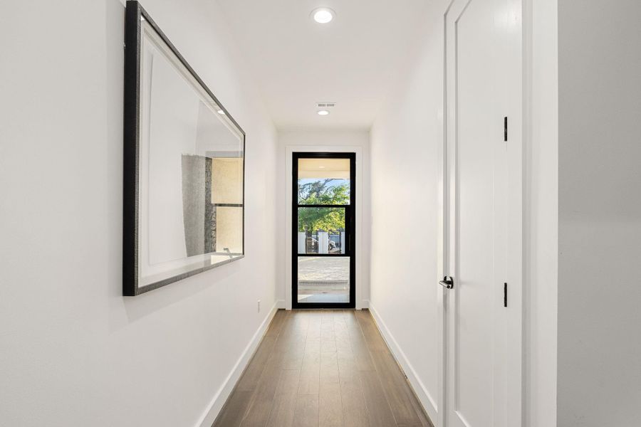 Spacious, unfurnished interior of a new home in , Houston (Image 17).