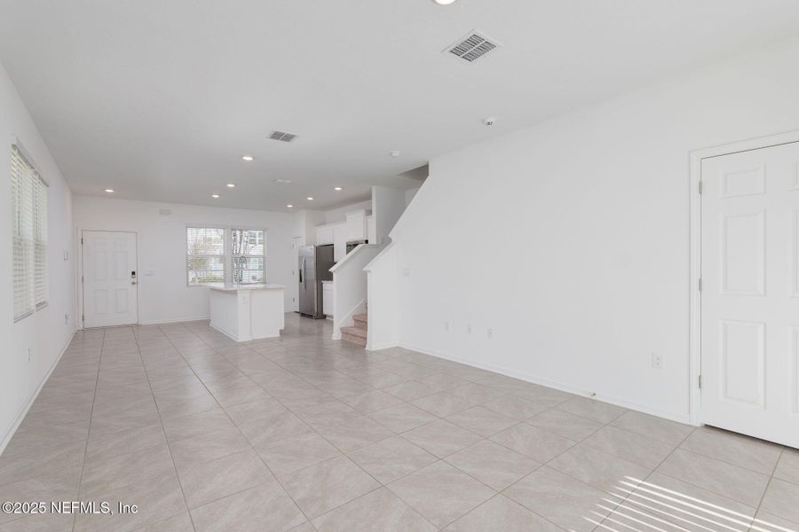 Spacious, unfurnished interior of a new home in Equinox East, Jacksonville (Image 22).