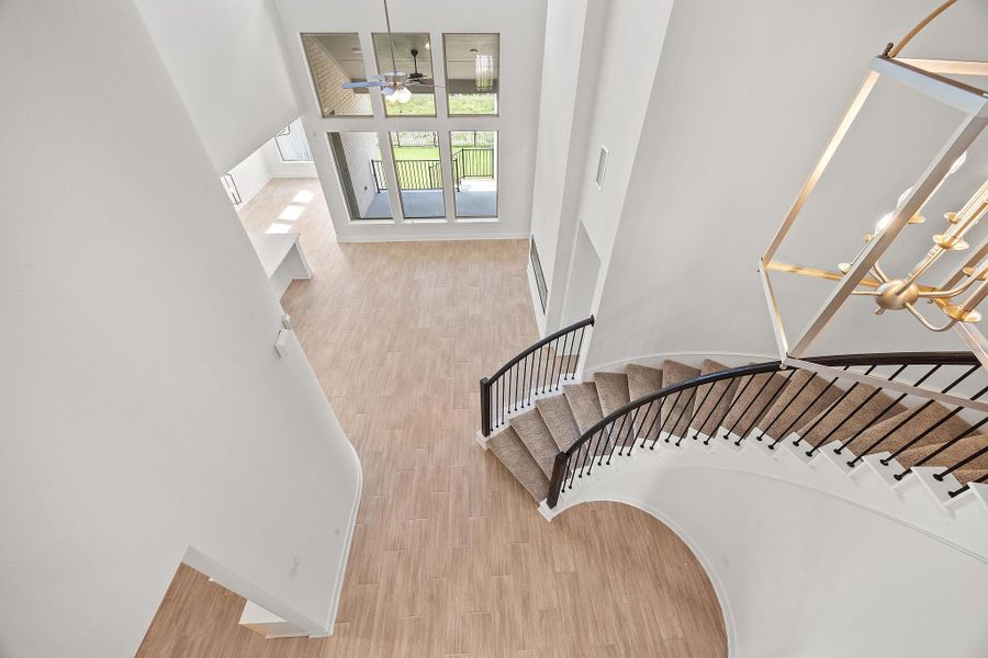 Spacious, unfurnished interior of a new home in Lakeside at Tessera - 50', Lago Vista (Image 13).