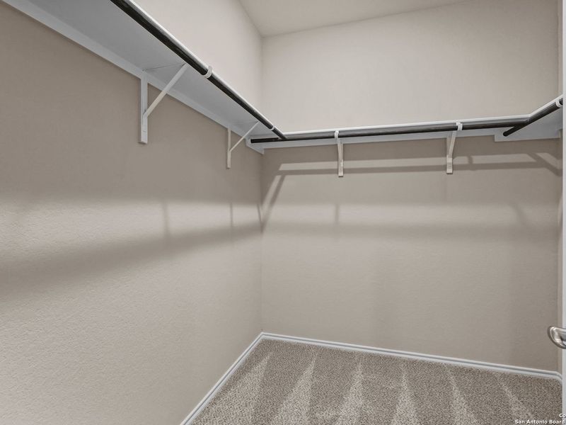 Spacious, unfurnished interior of a new home in Royal Crest, San Antonio (Image 27).