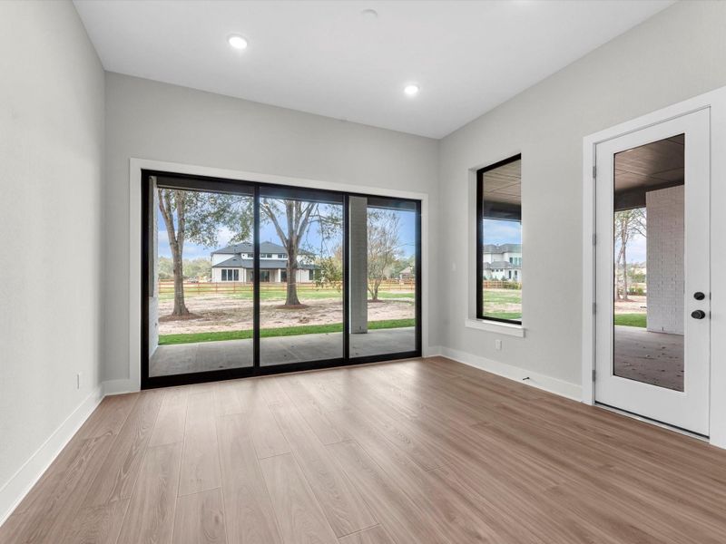 Spacious, unfurnished interior of a new home in , Fulshear (Image 18).