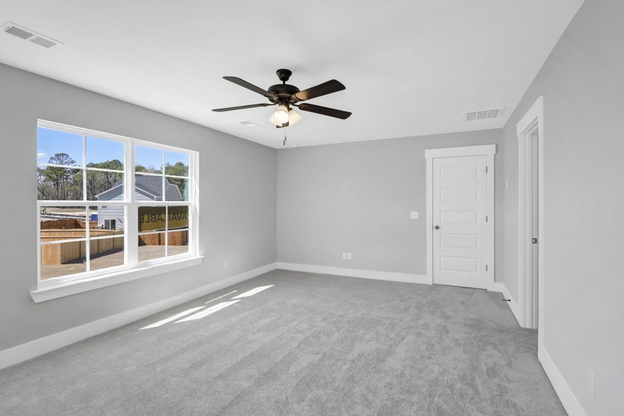 Spacious, unfurnished interior of a new home in Ashton Lakes, Lexington (Image 17).