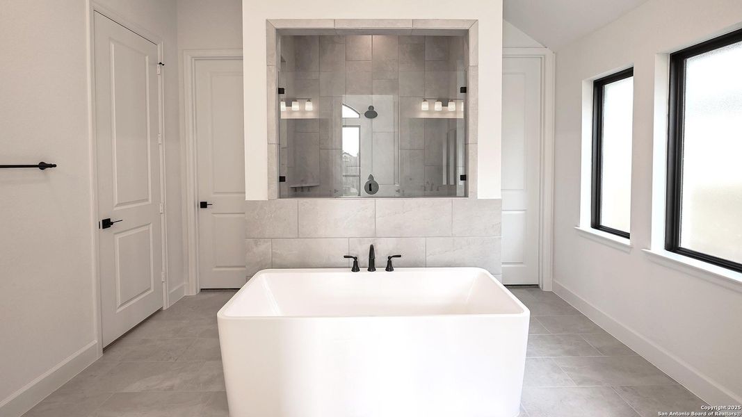 Furnished interior view inside a new home in Veramendi 60', New Braunfels (Image 11).