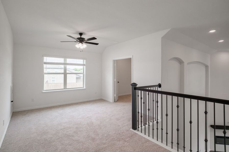 Spacious, unfurnished interior of a new home in Whitewing Trails, Princeton (Image 24).
