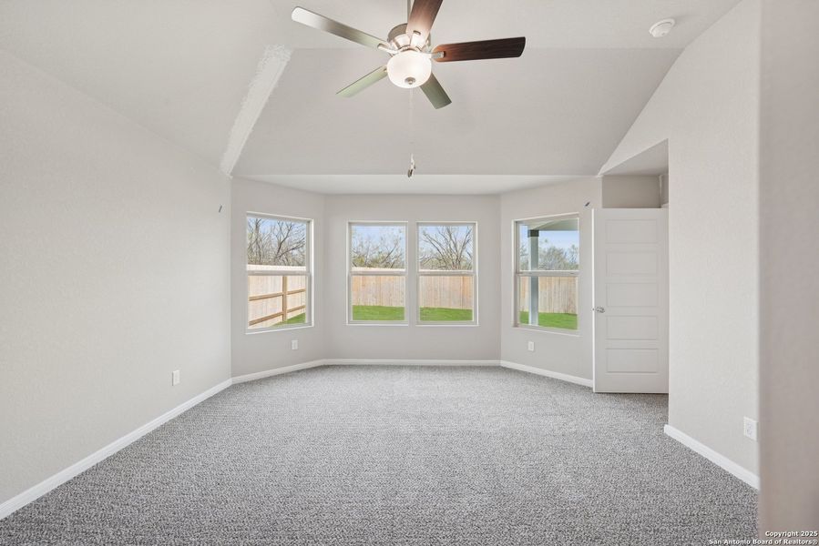 Spacious, unfurnished interior of a new home in Greenspoint Heights, Seguin (Image 27).