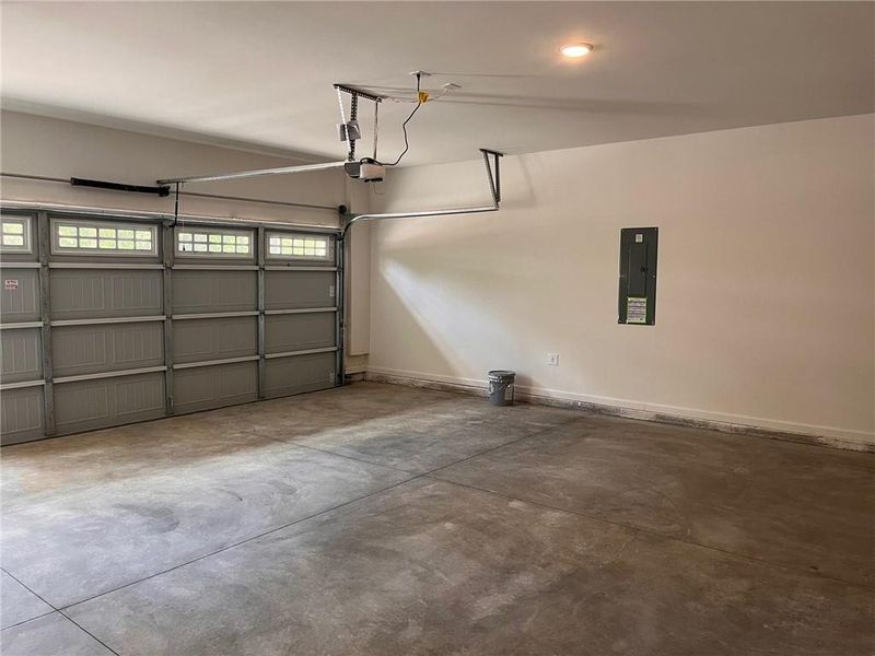 Spacious, unfurnished interior of a new home in Governors Parc, Kennesaw (Image 22).