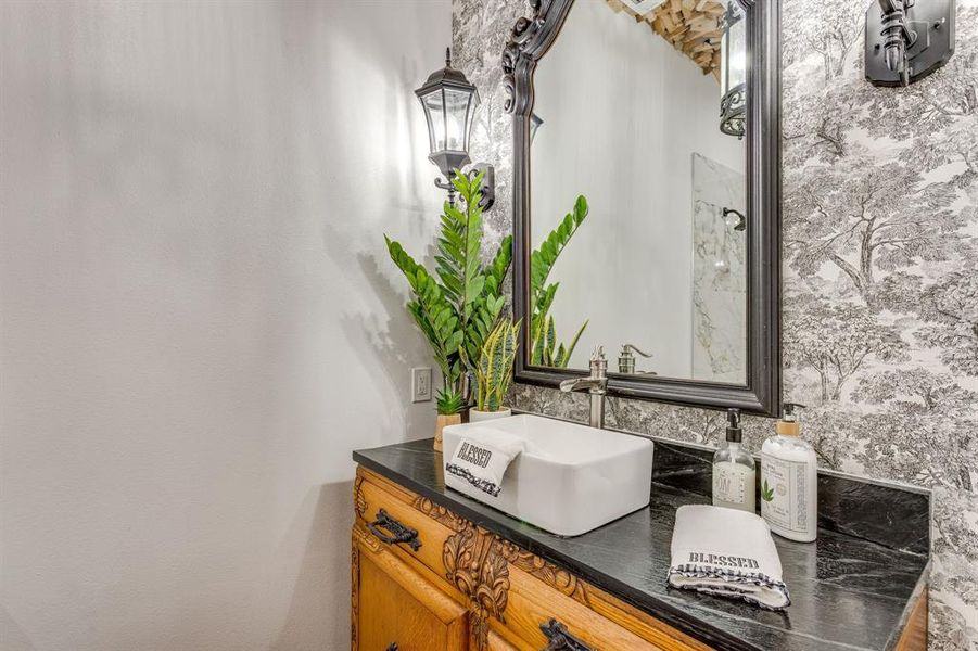 Close-up of interior finishes inside a home in , Weatherford (Image 21).