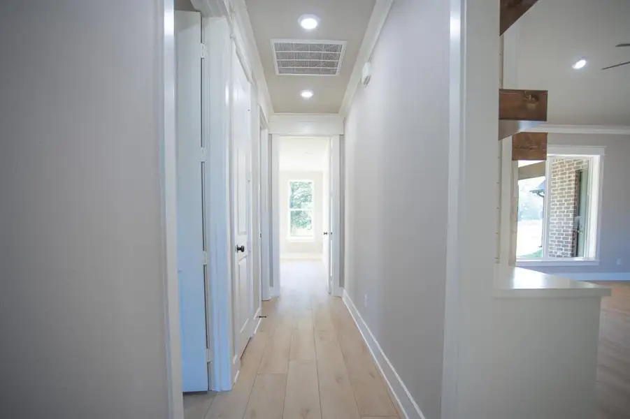 Spacious, unfurnished interior of a new home in , Tyler (Image 27).