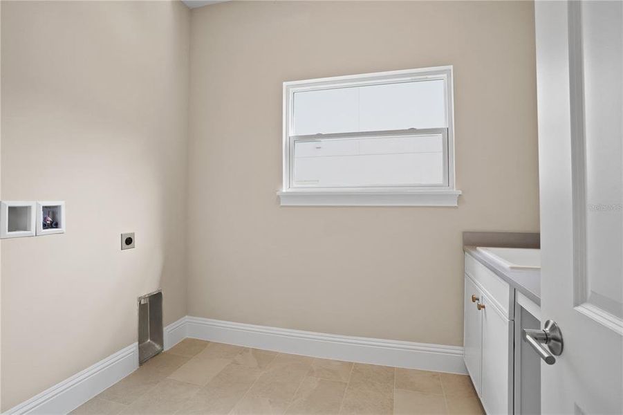 Spacious, unfurnished interior of a new home in , Apopka (Image 41).