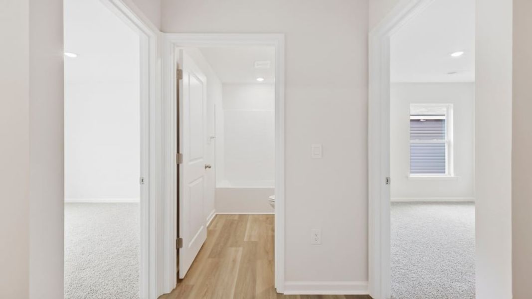 Spacious, unfurnished interior of a new home in Lakestone, Woodruff (Image 16).
