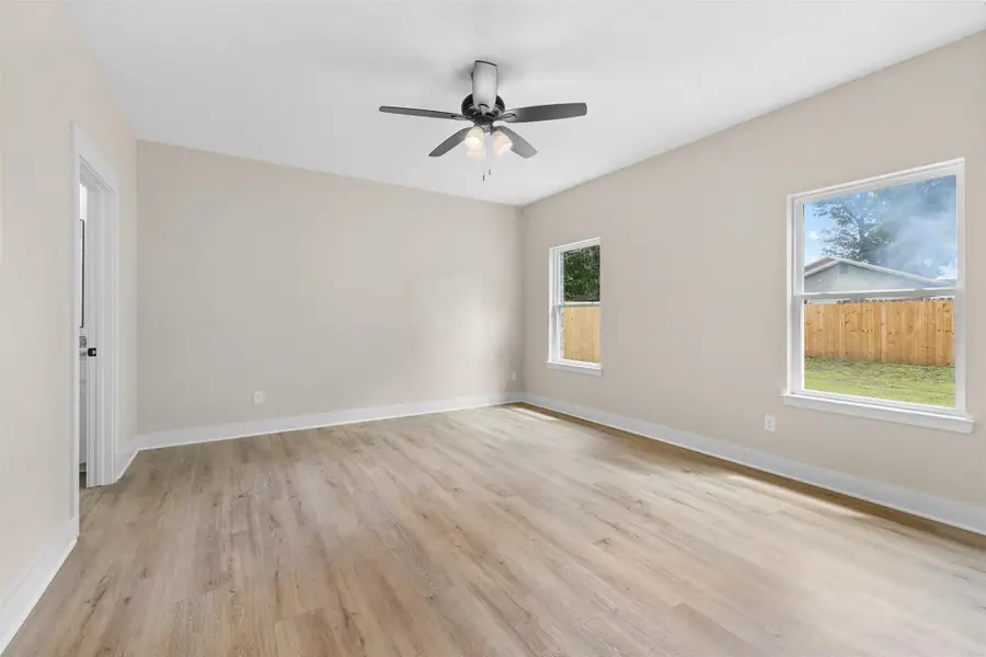 Spacious, unfurnished interior of a new home in , Lexington (Image 13).