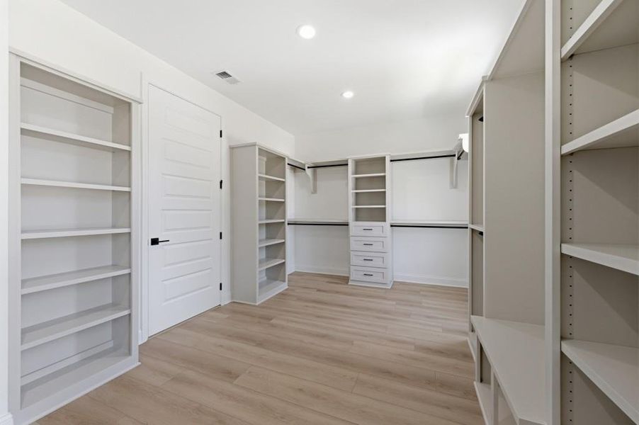Spacious, unfurnished interior of a new home in , Griffin (Image 53).