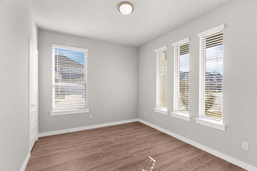 Spacious, unfurnished interior of a new home in Wolf Creek Farms, Melissa (Image 24).