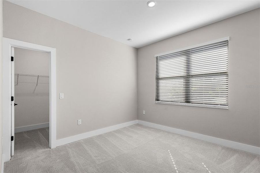 Spacious, unfurnished interior of a new home in , Port Charlotte (Image 10).