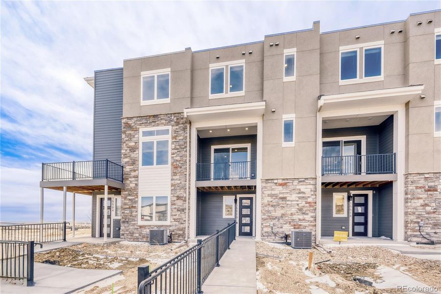 Large front green belt