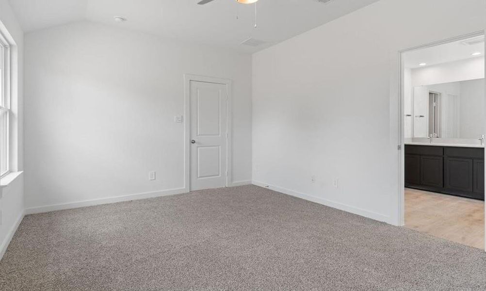 Spacious, unfurnished interior of a new home in Sorrento, Richmond (Image 18).