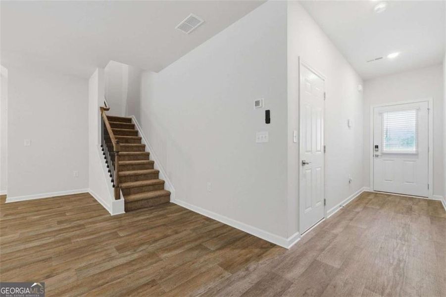 Spacious, unfurnished interior of a new home in Parkway James, Snellville (Image 14). Spacious, unfurnished interior of a new home in Parkway James, Snellville (Image 14).