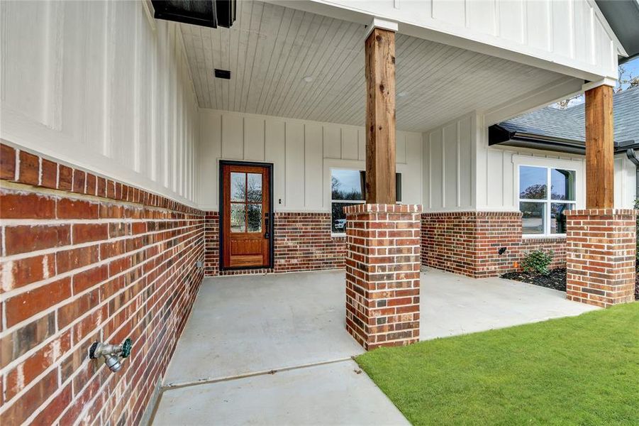 Exterior details and patio area of a home in , Millsap (Image 3).
