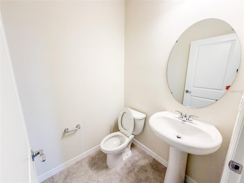 Furnished interior view inside a new home in , Orlando (Image 7).