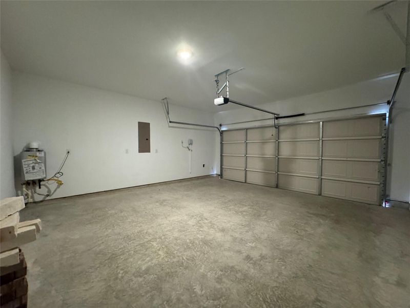 Spacious, unfurnished interior of a new home in Anniston, Katy (Image 39). Spacious, unfurnished interior of a new home in Anniston, Katy (Image 39).