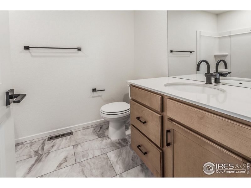 SECONDARY BATH SECONDARY BATH