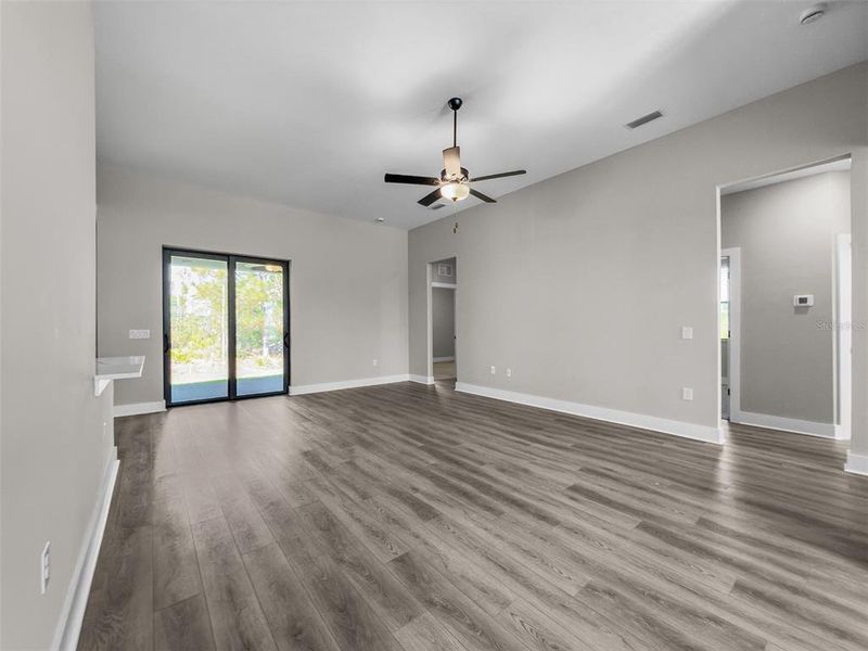 Spacious, unfurnished interior of a new home in , Port Charlotte (Image 11).